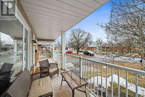756 Dickens Avenue Ottawa ON K1G 2X8