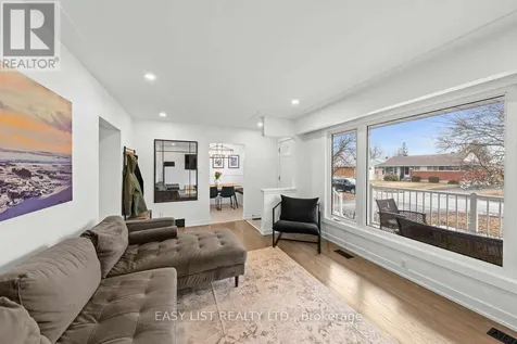 756 Dickens Avenue Ottawa ON K1G 2X8