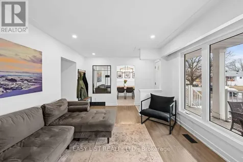 756 Dickens Avenue Ottawa ON K1G 2X8