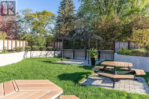 373 Laurier Avenue East Ottawa ON K1N 8X6