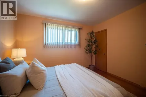 31 Terrace Drive Hamilton ON L9A 2Y5