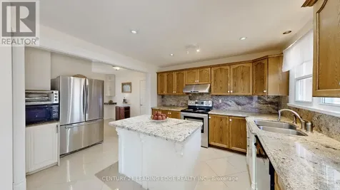 18 Kennedy Lane Whitchurch-stouffville ON L4A 2J5