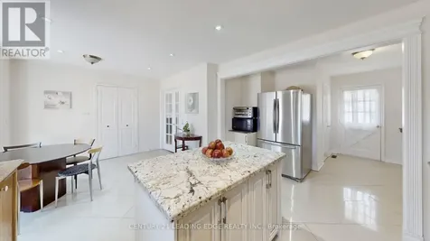 18 Kennedy Lane Whitchurch-stouffville ON L4A 2J5