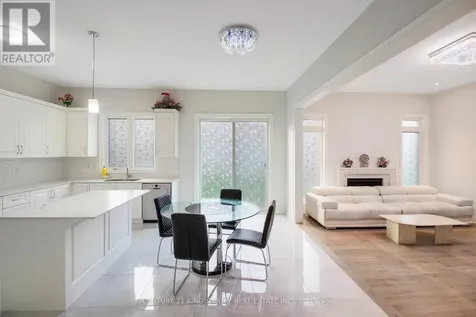 38 Tipp Drive Richmond Hill ON L4E 1J3