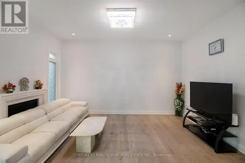 38 Tipp Drive Richmond Hill ON L4E 1J3
