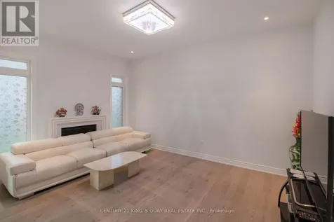 38 Tipp Drive Richmond Hill ON L4E 1J3
