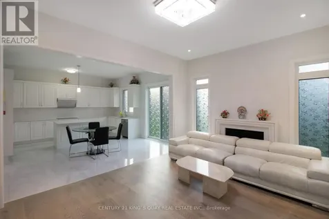 38 Tipp Drive Richmond Hill ON L4E 1J3