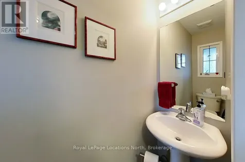 2 Royalton Lane Collingwood ON L9Y 5K4