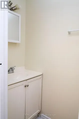 1339 Belgate Way Ottawa ON K1J 8P8