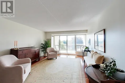 172 Eighth Street Collingwood ON L9Y 4T2