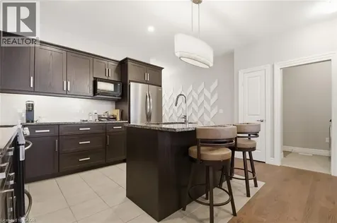 18 Borden Trail Welland ON L3C 0H1