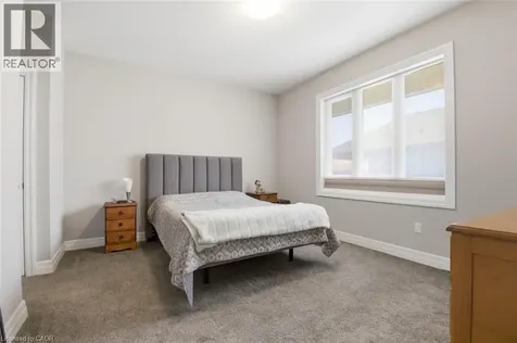 18 Borden Trail Welland ON L3C 0H1