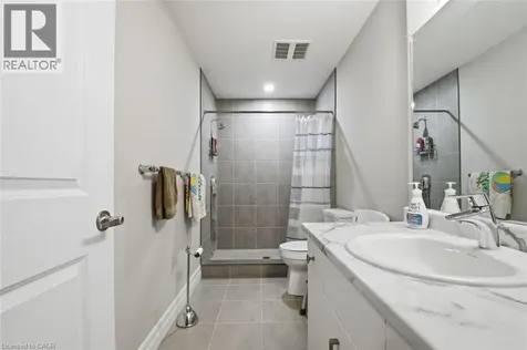 18 Borden Trail Welland ON L3C 0H1