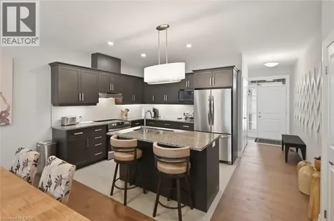 18 Borden Trail Welland ON L3C 0H1