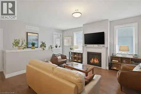 18 Borden Trail Welland ON L3C 0H1