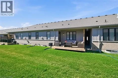 18 Borden Trail Welland ON L3C 0H1