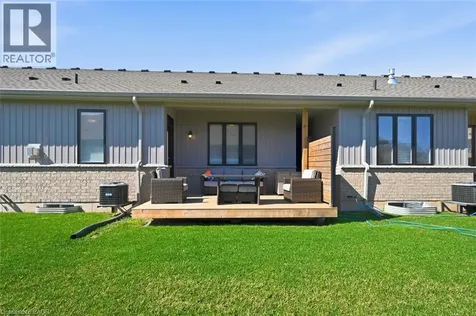 18 Borden Trail Welland ON L3C 0H1
