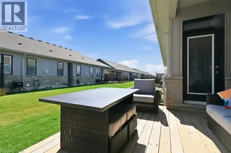 18 Borden Trail Welland ON L3C 0H1