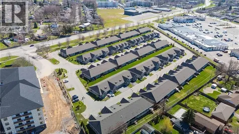 18 Borden Trail Welland ON L3C 0H1