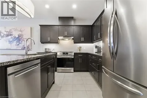 18 Borden Trail Welland ON L3C 0H1