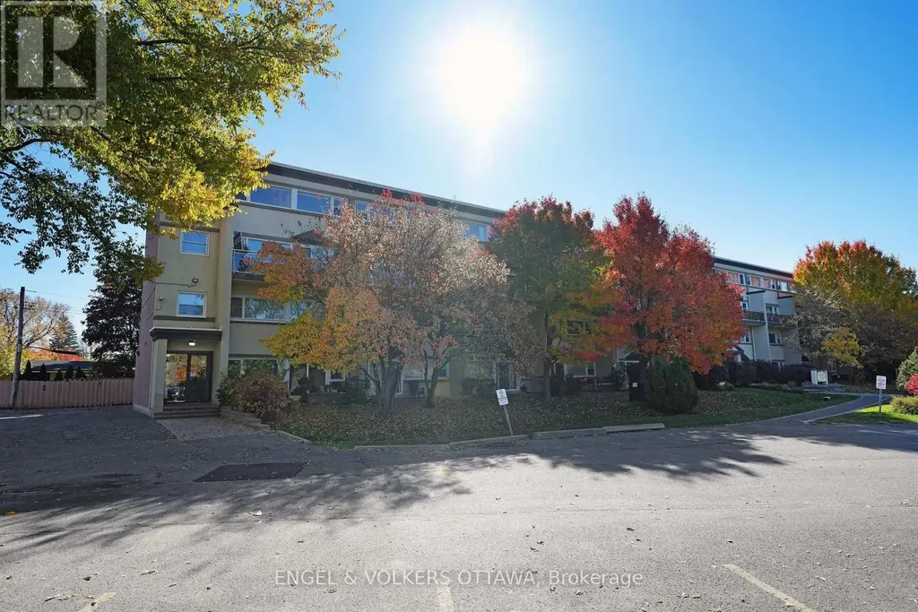 12 Corkstown Road Ottawa ON K2H 5B3
