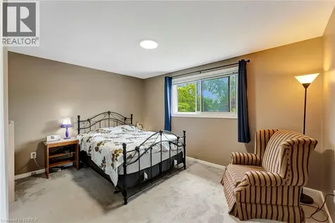 307 Erindale Drive Burlington ON L7L 4T3