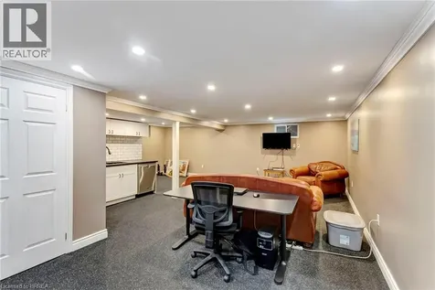 307 Erindale Drive Burlington ON L7L 4T3