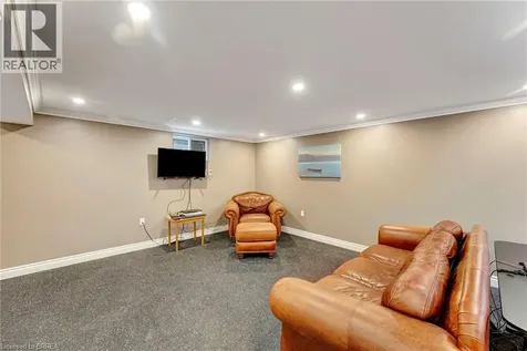 307 Erindale Drive Burlington ON L7L 4T3