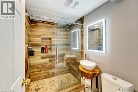 307 Erindale Drive Burlington ON L7L 4T3