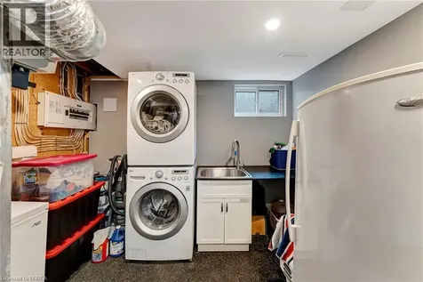 307 Erindale Drive Burlington ON L7L 4T3