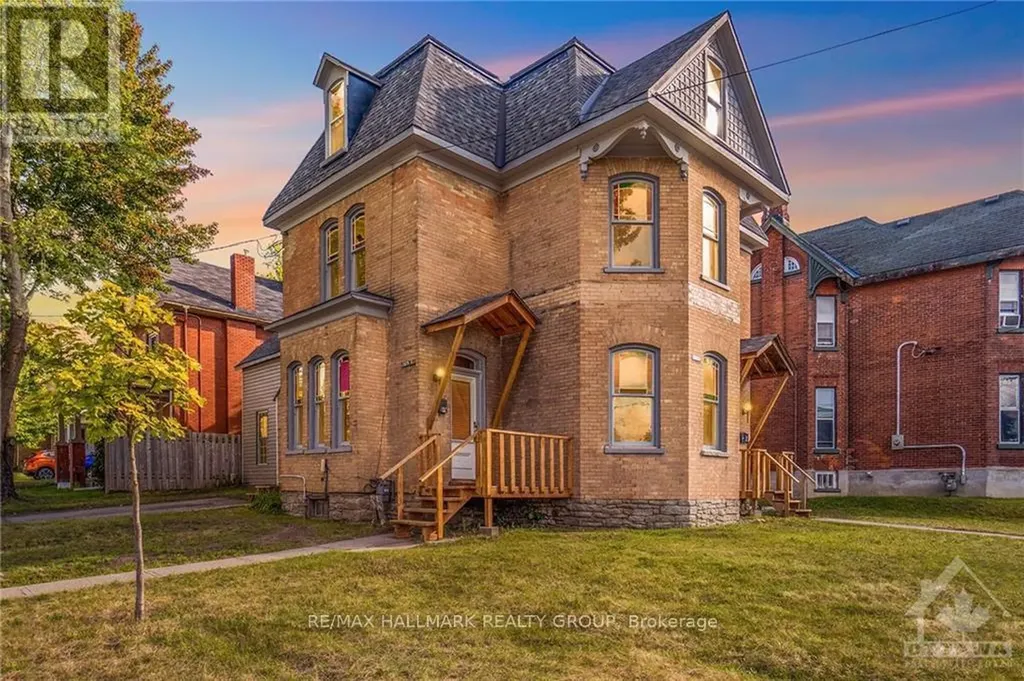 42 Church Street West Smiths Falls ON K7A 1P7