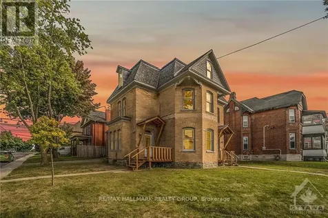 42 Church Street West Smiths Falls ON K7A 1P7