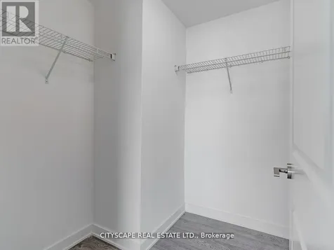 120 Eagle Rock Way Vaughan ON L6A 5C2