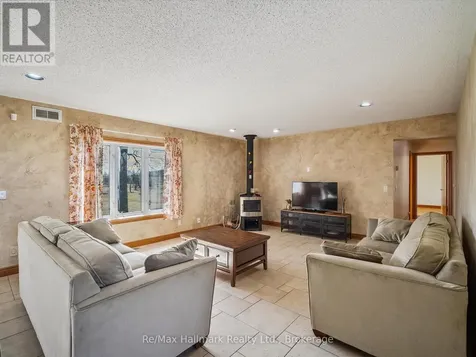 232 Eighth Road East Hamilton ON L8J 3M2