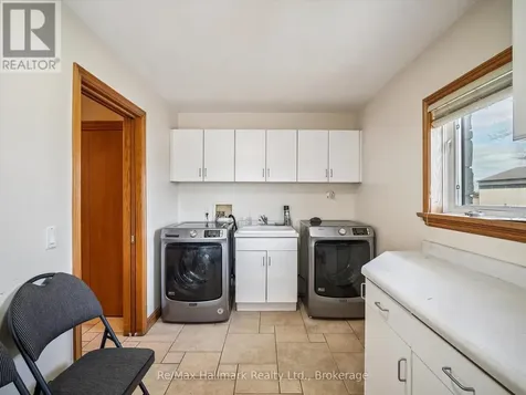 232 Eighth Road East Hamilton ON L8J 3M2