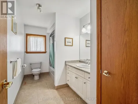 232 Eighth Road East Hamilton ON L8J 3M2