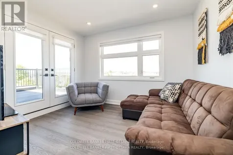 5758 Fernbank Road Ottawa ON K2S 1B6