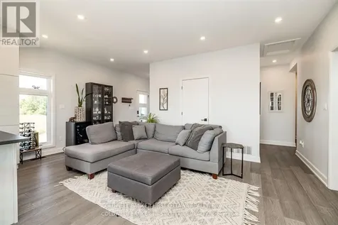 5758 Fernbank Road Ottawa ON K2S 1B6