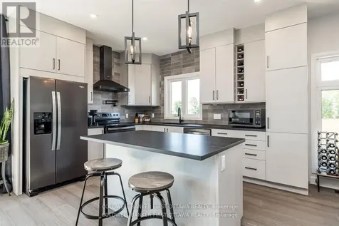 5758 Fernbank Road Ottawa ON K2S 1B6