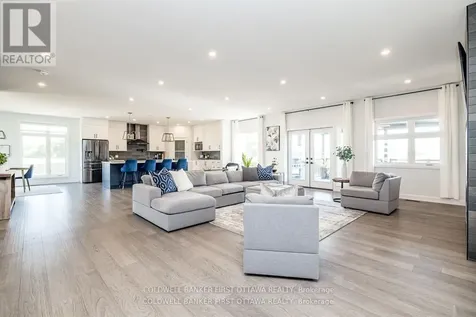 5758 Fernbank Road Ottawa ON K2S 1B6