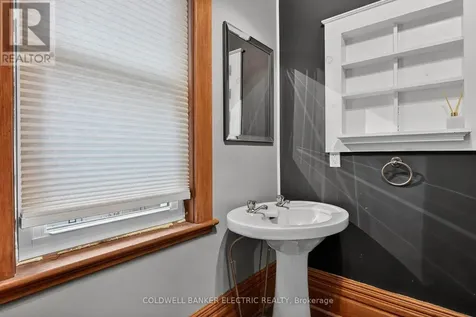 804 Hunter Street Selwyn ON K0L 1H0