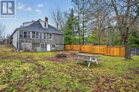 804 Hunter Street Selwyn ON K0L 1H0