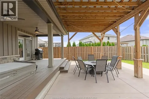24 Peachtree Lane Chatham ON N7L 0G3