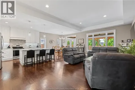 24 Peachtree Lane Chatham ON N7L 0G3
