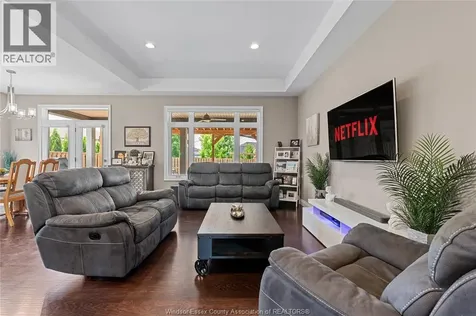 24 Peachtree Lane Chatham ON N7L 0G3