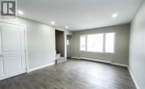 17 Mcnaughton Avenue Wallaceburg ON N8A 1R7