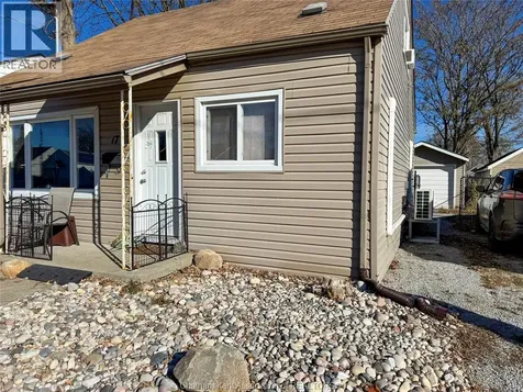 17 Mcnaughton Avenue Wallaceburg ON N8A 1R7