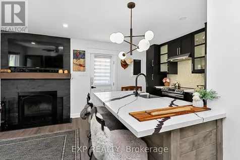 15 Dawson Drive Collingwood ON L9Y 5B4