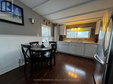 72 Pinehurst Estates Petawawa ON K8H 2H2