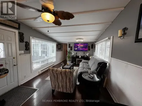 72 Pinehurst Estates Petawawa ON K8H 2H2